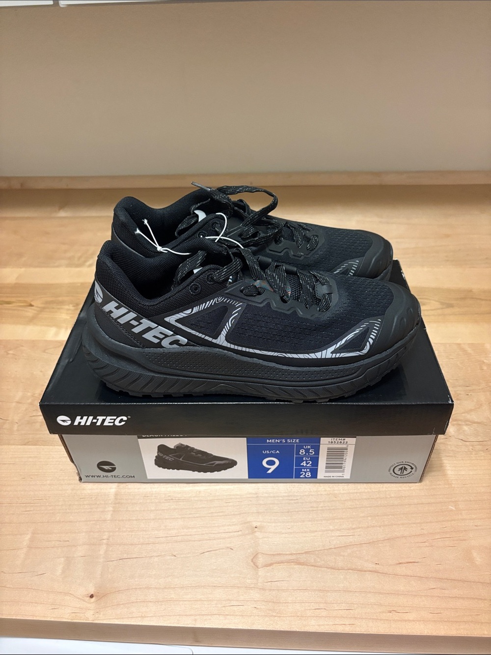NEW Men's Hi-Tec Trail Athletic Shoes - Black / Alloy - Size 9
